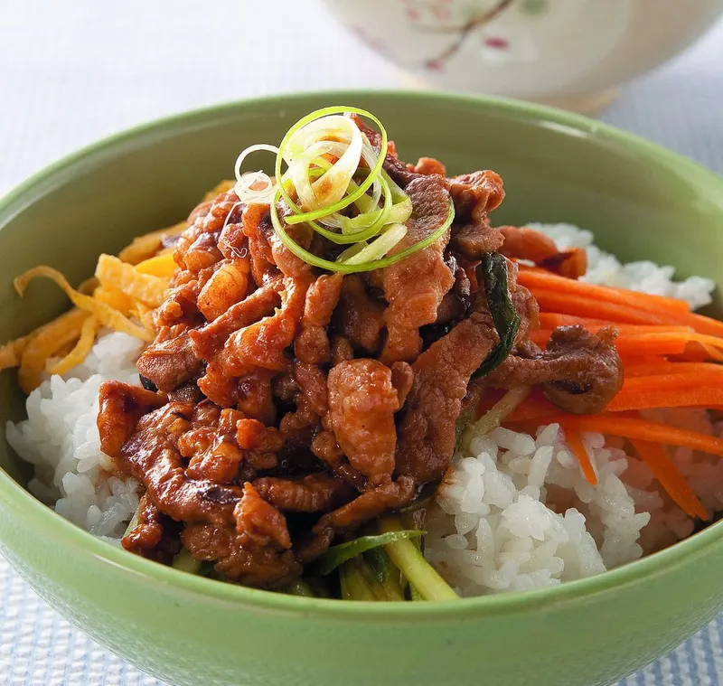 蔥爆京醬肉絲飯