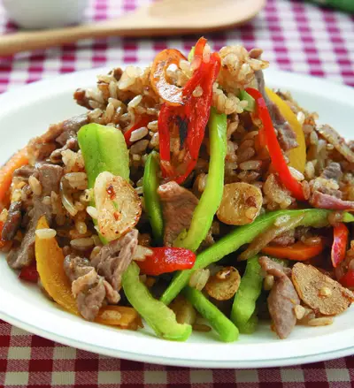 沙茶彩椒牛肉炒飯
