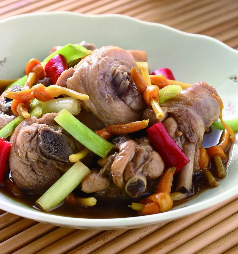 金針燜雞肉