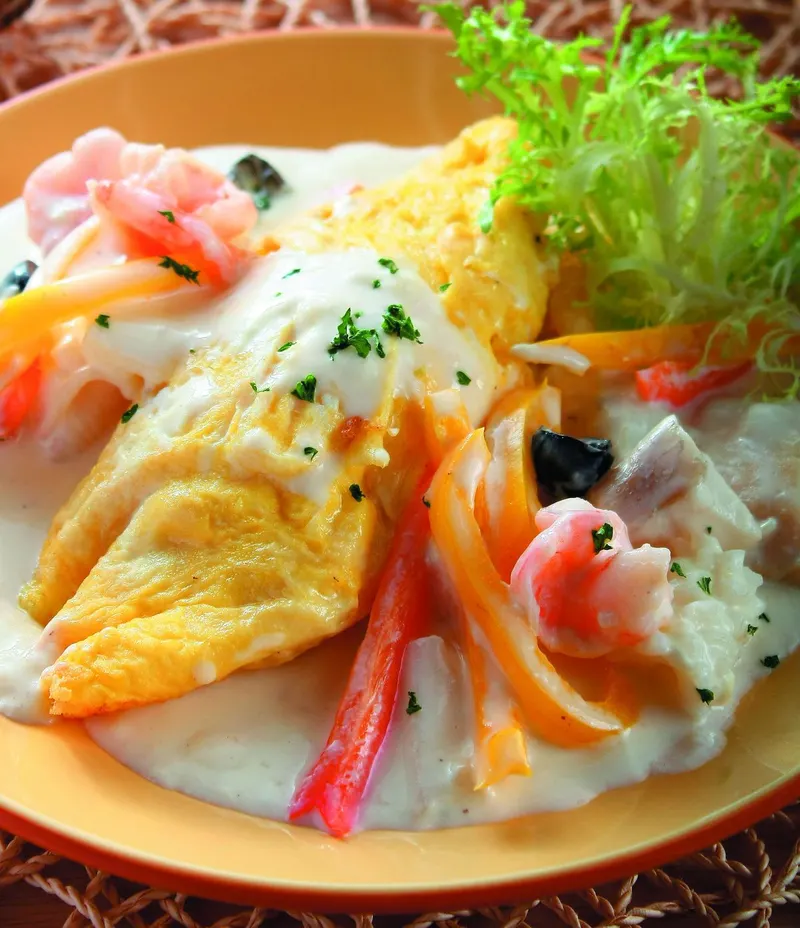 奶油海鮮厚蛋包飯