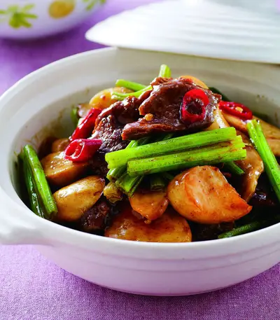 芹菜牛肉煲