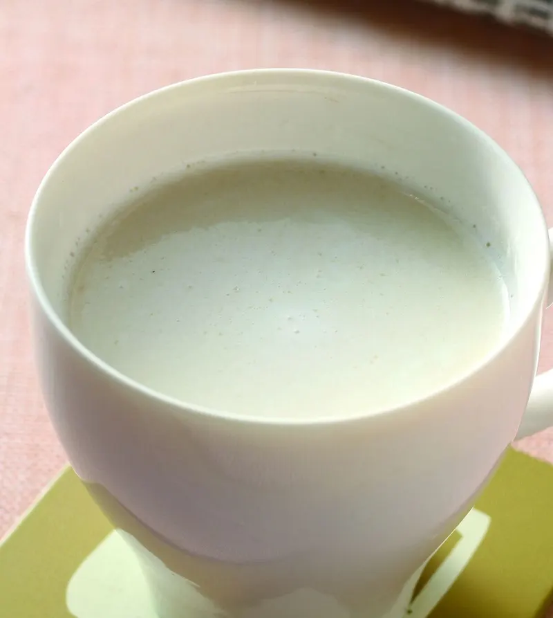杏仁酒釀牛奶