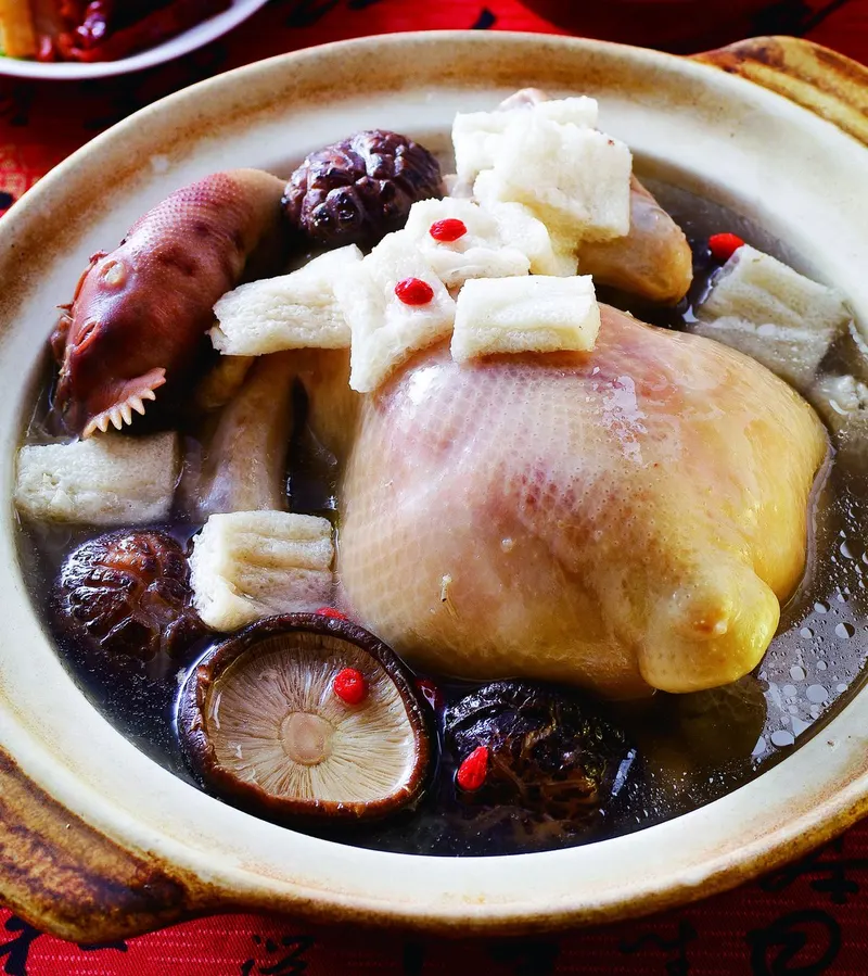 竹笙花菇雞湯