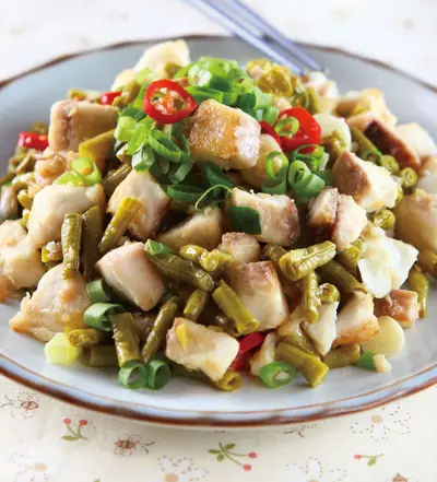 酸豇豆炒魚丁