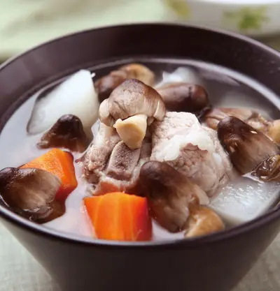 草菇排骨湯(1)