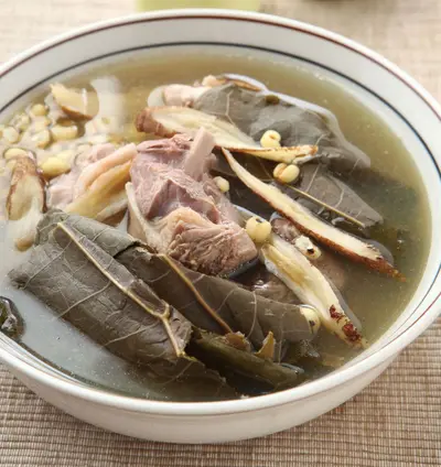 荷葉薏仁煲鴨湯
