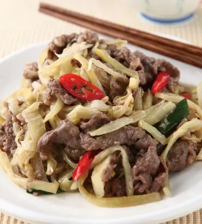 酸菜炒牛肉片
