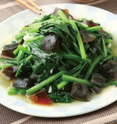 皮蛋炒波菜