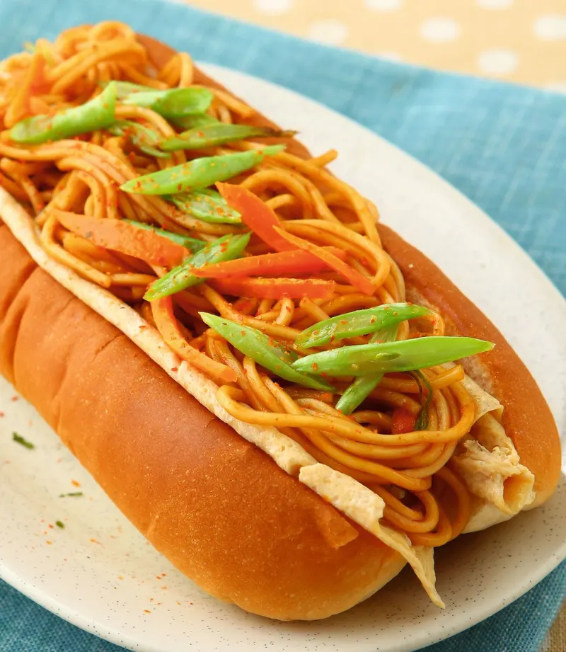 炒麵夾堡