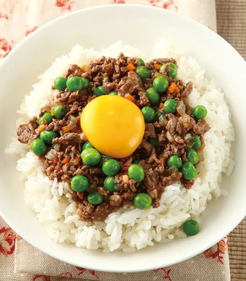 窩蛋牛肉飯