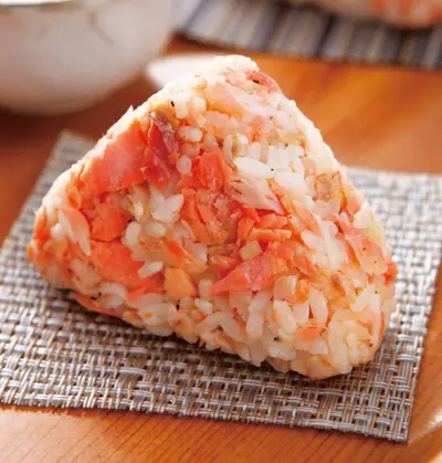 三角鮭魚飯糰