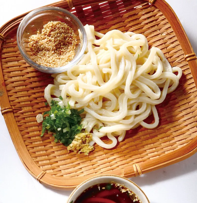 沾烏龍麵