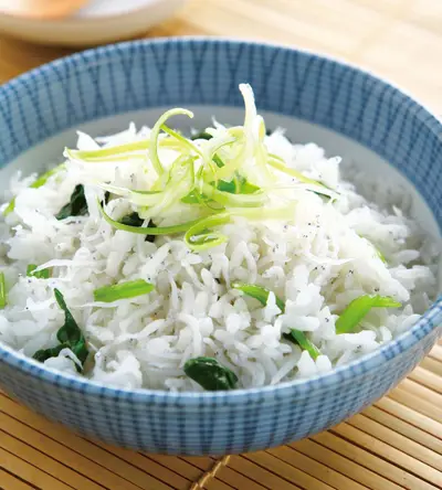 魩仔魚菠菜泡飯