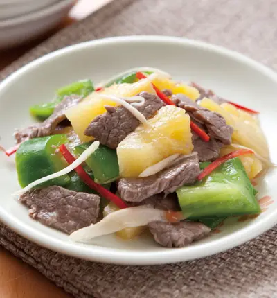 鳳梨拌牛肉