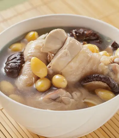 白果香菇雞肉湯