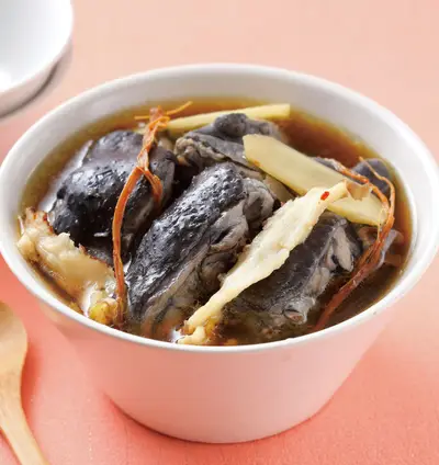 首烏滋補烏雞湯