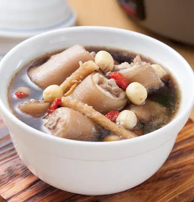蓮子沙參豬尾湯