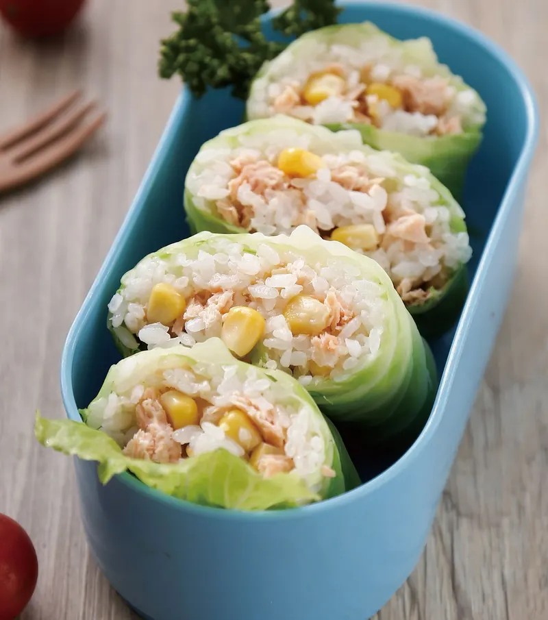 鮭魚高麗菜卷飯糰