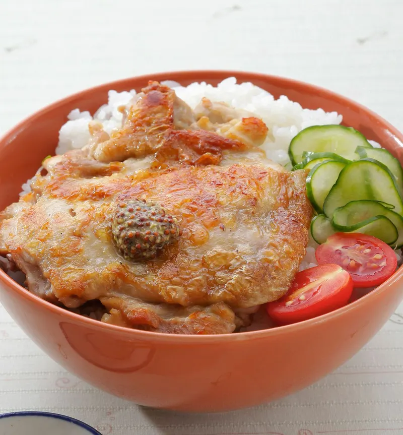 沙拉雞排蓋飯