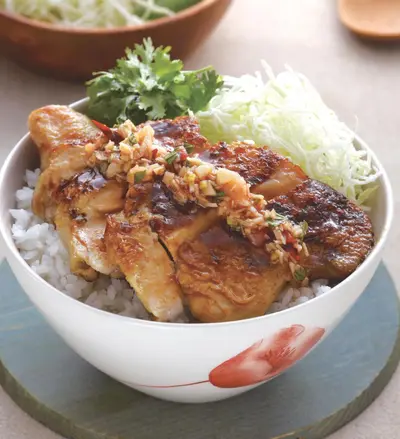 泰式椒麻煎雞腿蓋飯