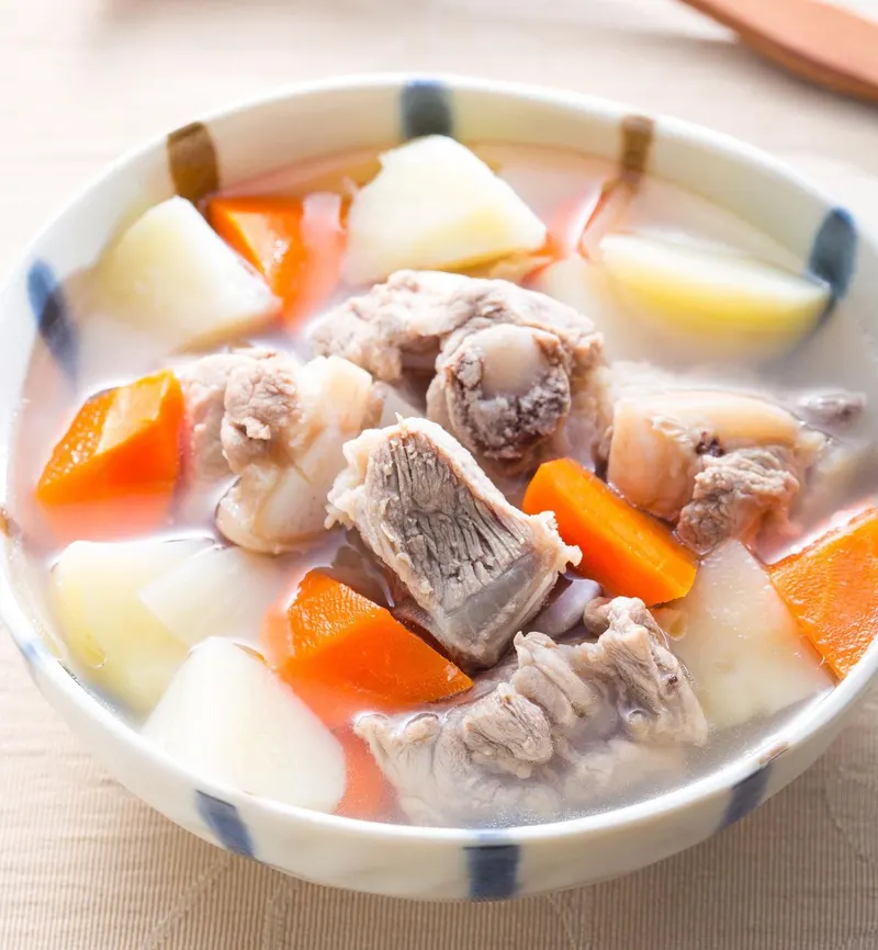 紅蘿蔔馬鈴薯排骨湯