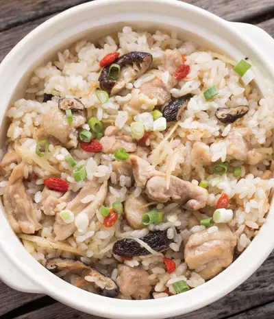 麻油雞煲飯