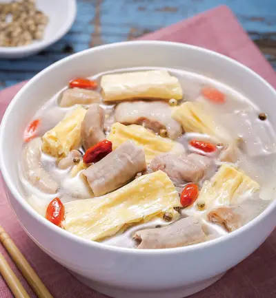 胡椒腐竹豬腸湯