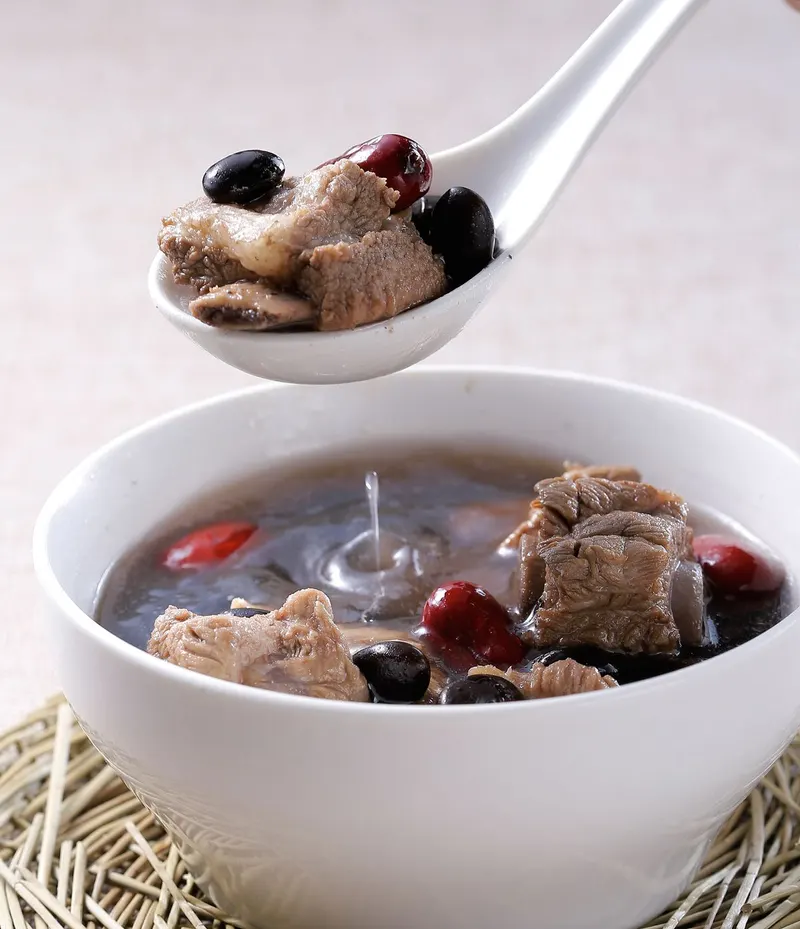 黑豆紅棗排骨湯