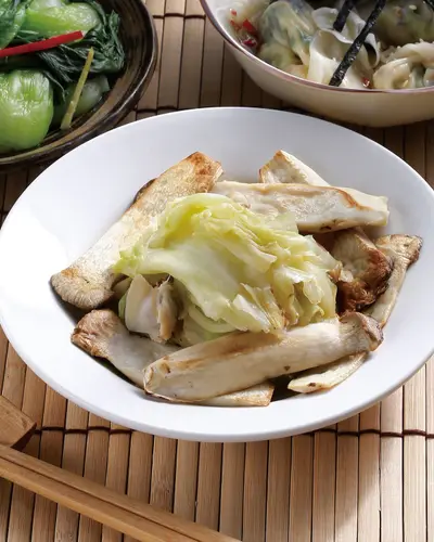 燜煮杏鮑菇高麗菜