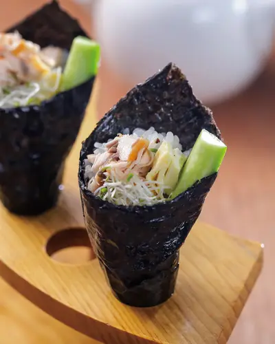 鮭魚沙拉飯卷