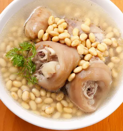 黃豆燉豬腳