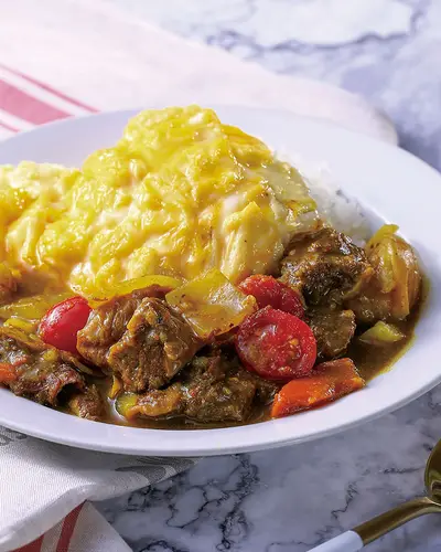 咖哩牛肉嫩蛋包飯
