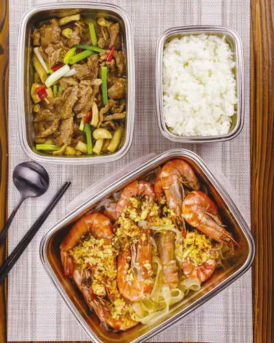 酒釀蒸蝦蠔油牛肉便當