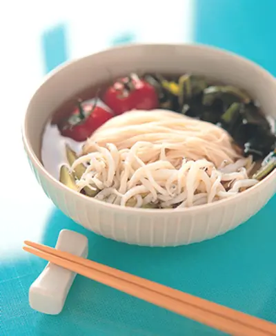 吻仔魚海帶芽冷壽麵