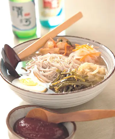 泡菜冷湯麵