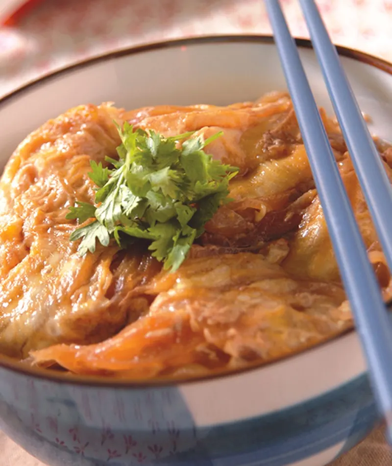 雞肉滑蛋蓋飯