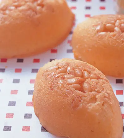 松子蜂蜜蛋糕