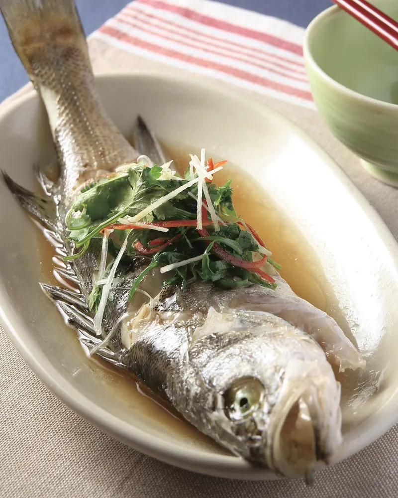 蔥油蒸鱸魚