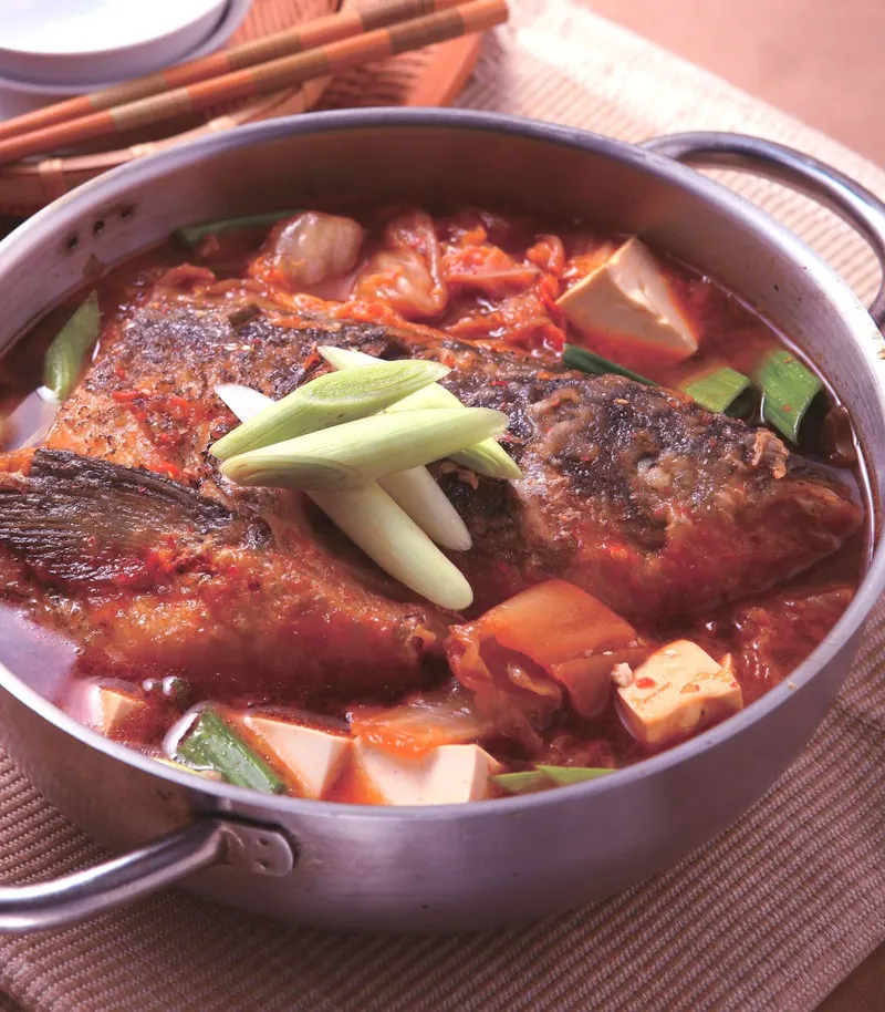 泡菜魚頭鍋