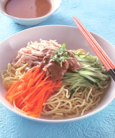 蒜味雞絲涼麵