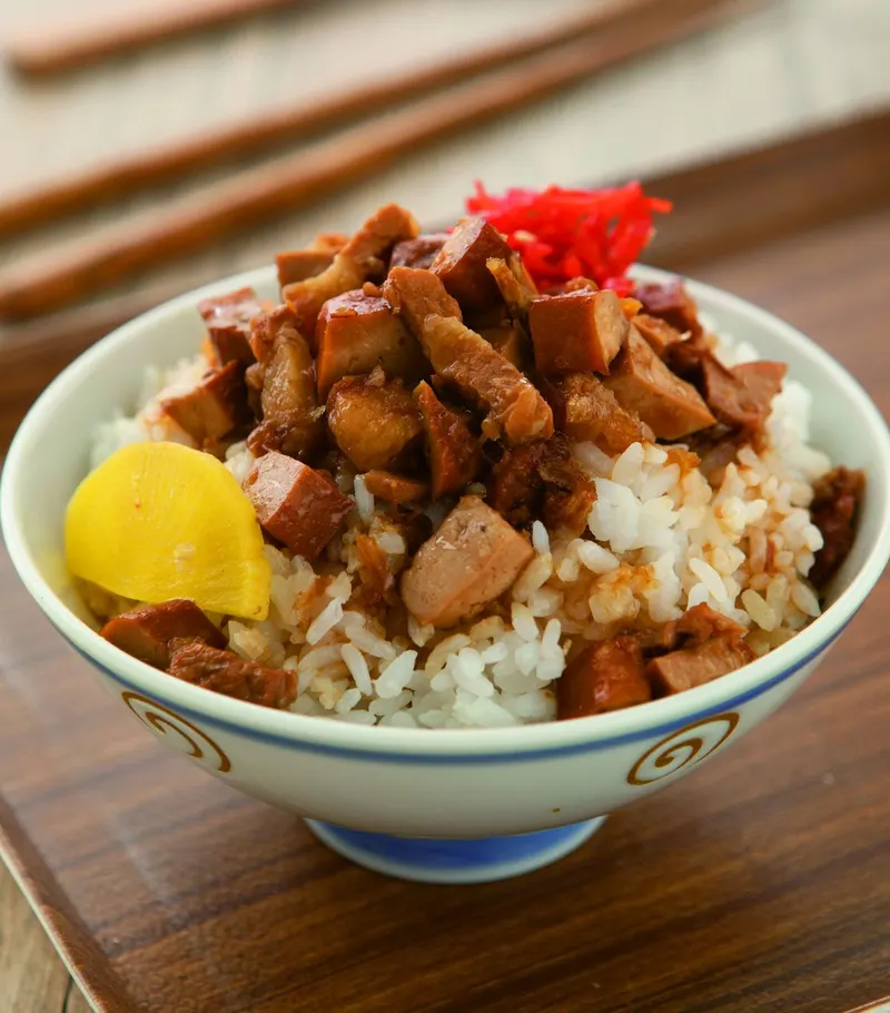 五香豆干滷肉飯