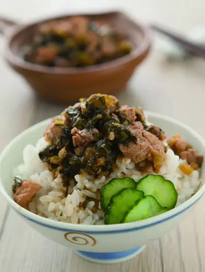 客家酸菜滷肉飯