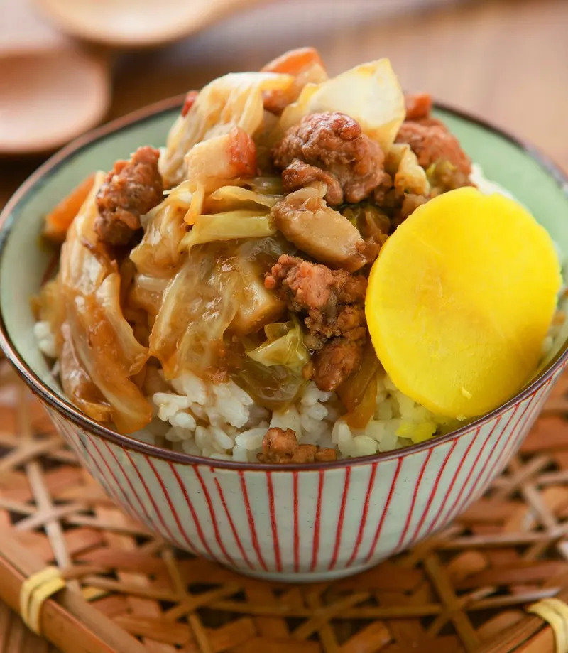 高麗菜肉燥飯