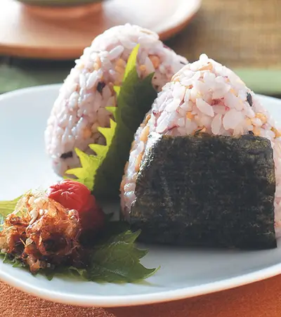 柴魚梅肉飯糰(1)