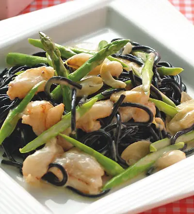 蒜味蟹肉奶油墨魚麵