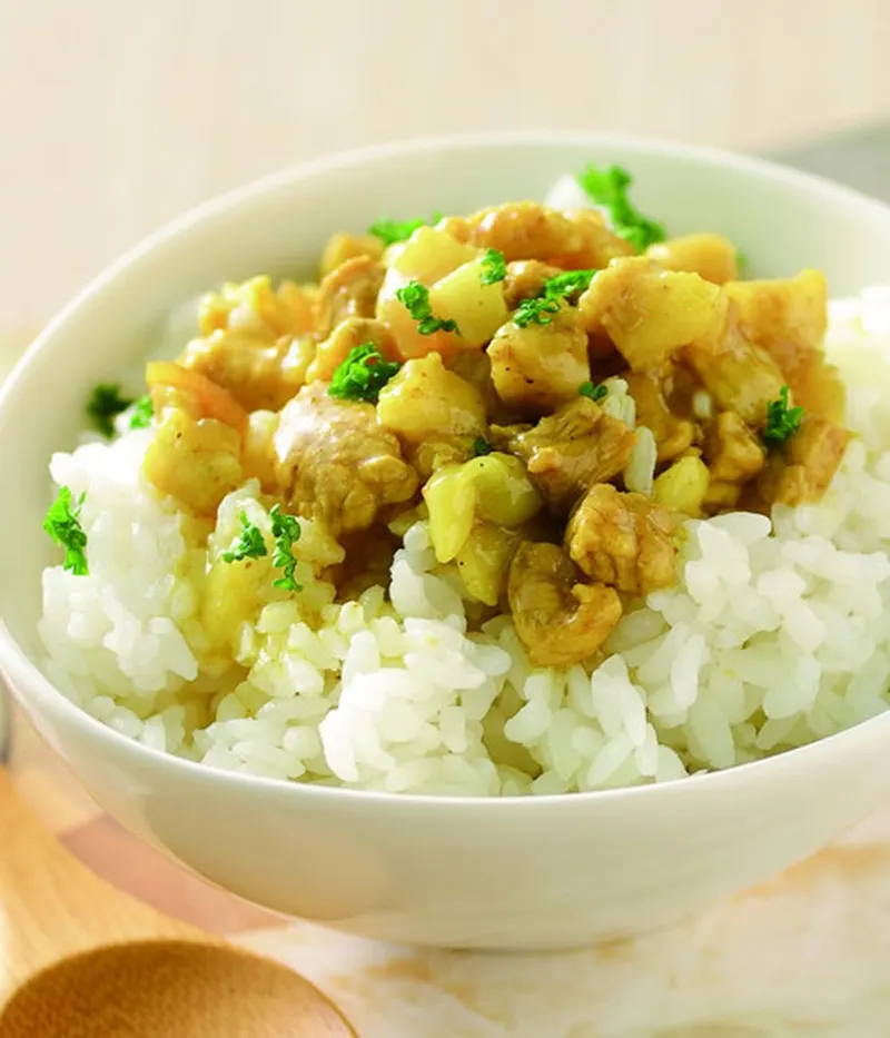 咖哩滷肉飯
