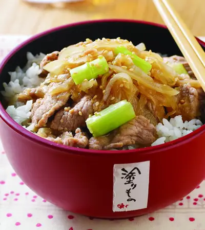 日式洋蔥燒肉蓋飯