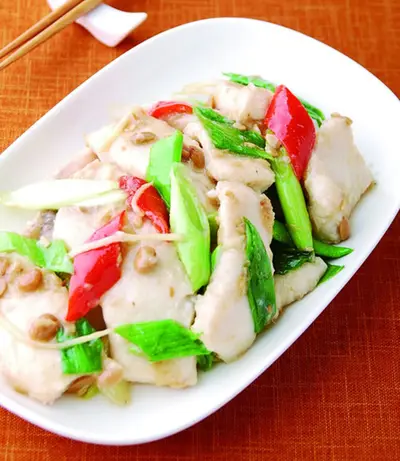 蒜苗豆醬炒鯊魚