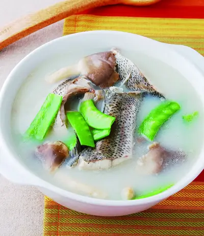 奶湯鱸魚鍋