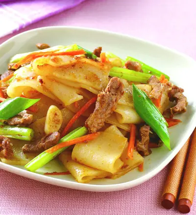 炸醬肉絲炒粄條